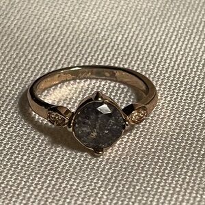 Size 6 gold tone ring with faux salt & pepper diamond and accent crystals